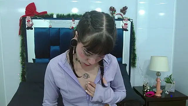 meloddy collins online show from December 6, 2024, 4:17 pm