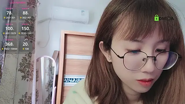 Snapshot of Lili_666 chatting on February 28, 2025, 1:47 am Lili 666 online show from February 28, 2025, 1:47 am