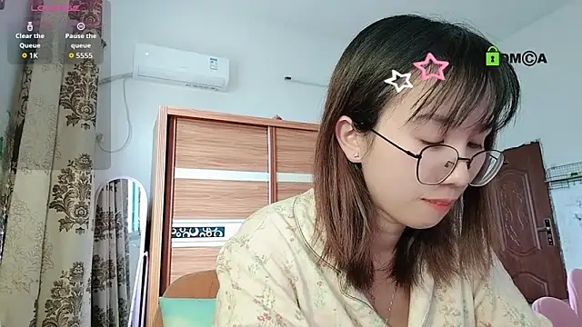 Snapshot of Lili_666 chatting on October 22, 2025, 8:03 am Lili 666 online show from October 22, 2025, 8:03 am