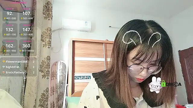 Snapshot of Lili_666 chatting on October 23, 2025, 2:11 am Lili 666 online show from October 23, 2025, 2:11 am