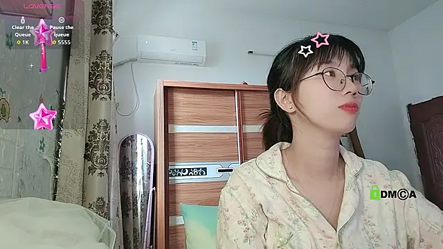 Snapshot of Lili_666 chatting on November 13, 2025, 5:39 am Lili 666 online show from November 13, 2025, 5:39 am