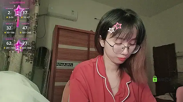 Snapshot of Lili_666 chatting on November 14, 2025, 4:38 pm Lili 666 online show from November 14, 2025, 4:38 pm