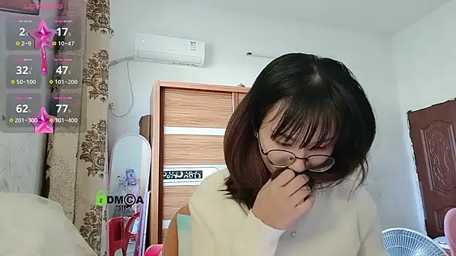 Snapshot of Lili_666 chatting on November 26, 2025, 6:14 am Lili 666 online show from November 26, 2025, 6:14 am