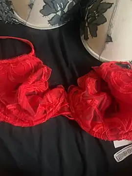 alia1996 online show from February 25, 2025, 2:22 pm