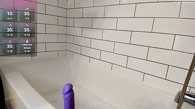 ImLeanneLawson online show from March 18, 2025, 11:42 pm