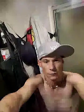 Snapshot of ILUV2TUCHMYKITTY chatting on September 19, 2025, 12:17 pm ILUV2TUCHMYKITTY online show from September 19, 2025, 12:17 pm