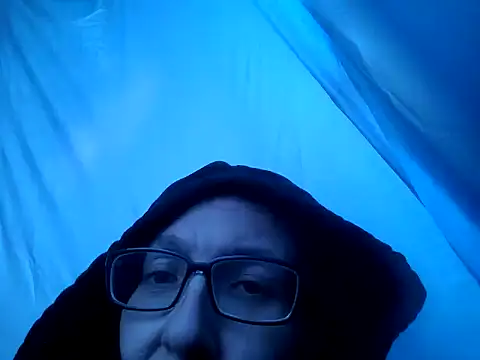 Snapshot of ILUV2TUCHMYKITTY chatting on November 18, 2025, 6:45 pm ILUV2TUCHMYKITTY online show from November 18, 2025, 6:45 pm