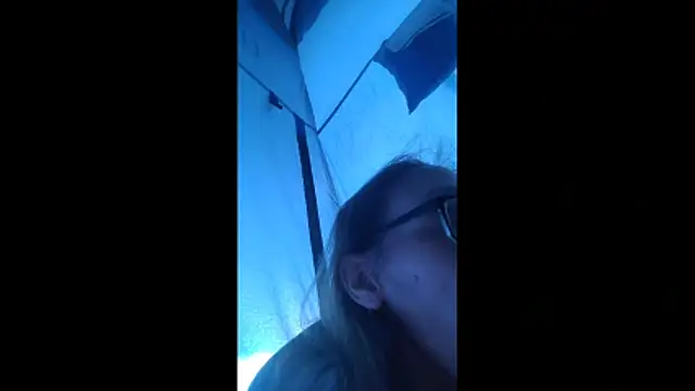 ILUV2TUCHMYKITTY online show from December 20, 2025, 5:42 pm