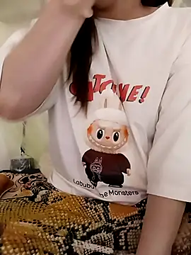 Shia011 online show from March 16, 2025, 9:27 am