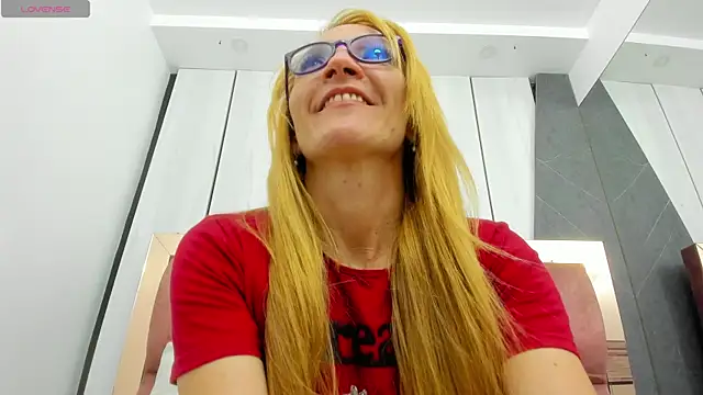 Snapshot of maddy_cartter chatting on February 2, 2025, 3:17 pm maddy cartter online show from February 2, 2025, 3:17 pm