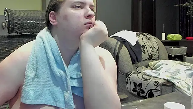 1lindsey1 online show from February 13, 2025, 5:54 pm