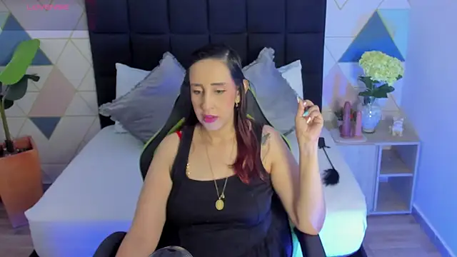 jadde13  online show from November 20, 2025, 8:08 pm