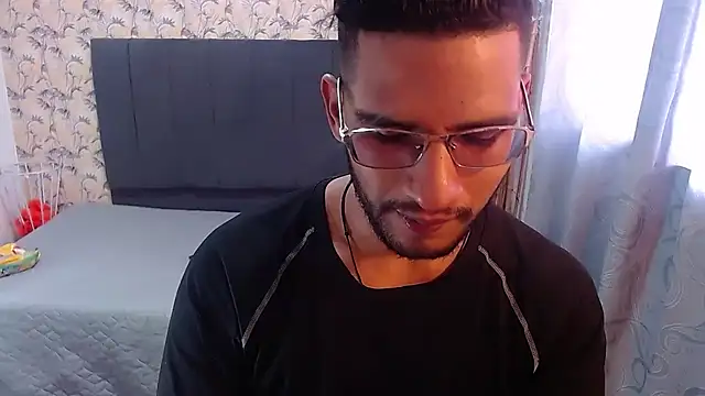 sweet-blowork online show from December 12, 2024, 7:04 pm