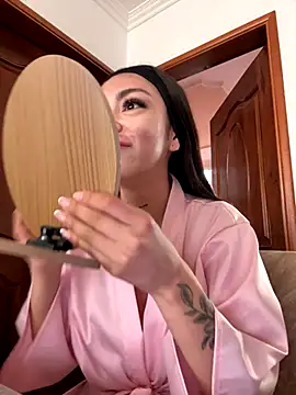 Effy Bonny online show from October 30, 2025, 3:57 pm