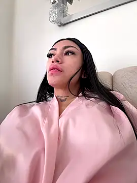 Effy Bonny online show from December 18, 2025, 2:23 pm