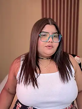  Shara Handal  online show from March 13, 2025, 1:50 pm