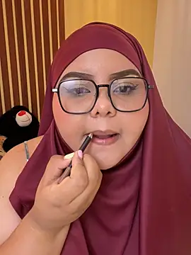  Shara Handal  online show from November 2, 2025, 10:17 am