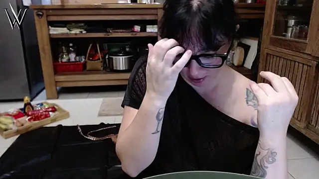 Snapshot of Mistress_Wonder chatting on May 1, 2026, 2:21 pm Mistress Wonder online show from May 1, 2026, 2:21 pm