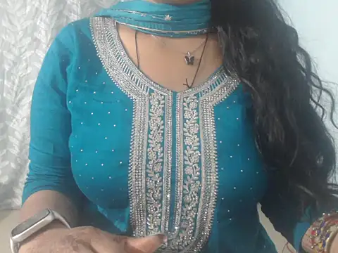 Snapshot of cute-priy chatting on February 17, 2025, 5:58 am cute-priy online show from February 17, 2025, 5:58 am