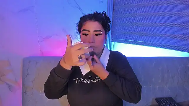 dayan silva  online show from March 13, 2026, 2:07 am