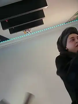 ThicBunz online show from March 22, 2026, 3:37 pm