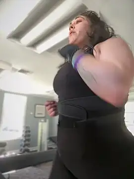 ThicBunz online show from April 17, 2026, 2:20 pm