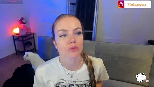 Piinkpandora online show from February 17, 2025, 7:21 pm