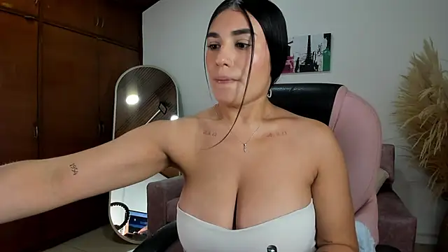 Alheli 16 online show from February 24, 2026, 12:25 pm