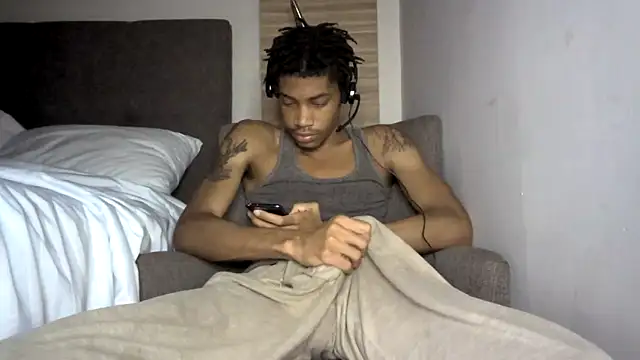 Skinnyblackman online show from May 13, 2026, 4:43 am