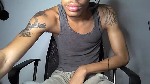 Skinnyblackman online show from July 12, 2026, 2:46 am