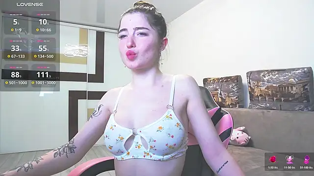 Snapshot of Luxuryalma chatting on May 20, 2026, 7:53 pm Luxuryalma online show from May 20, 2026, 7:53 pm