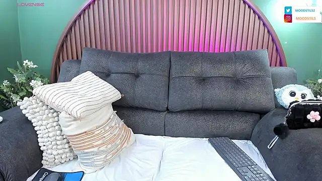 shannel  queen online show from February 9, 2026, 8:35 pm