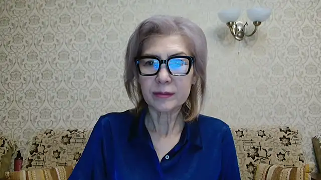 Elegant00Lady online show from October 3, 2025, 2:58 pm