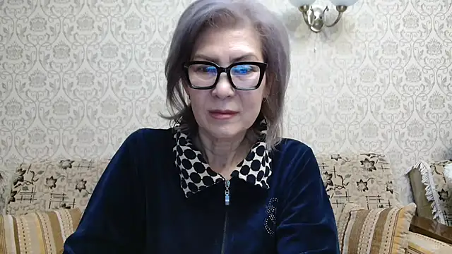 Elegant00Lady online show from October 15, 2025, 2:28 pm