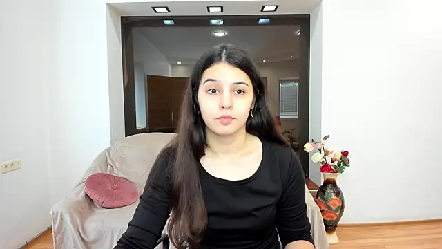 Snapshot of Molly_Owens chatting on October 13, 2025, 5:51 am Molly Owens online show from October 13, 2025, 5:51 am
