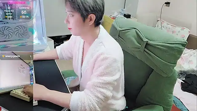 Snapshot of majlee2024 chatting on March 16, 2025, 2:00 pm majlee2024 online show from March 16, 2025, 2:00 pm