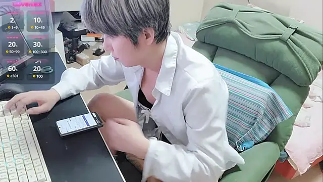 Snapshot of majlee2024 chatting on March 20, 2025, 1:26 pm majlee2024 online show from March 20, 2025, 1:26 pm