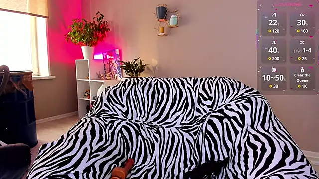 Tanya Acid online show from March 18, 2025, 6:46 am