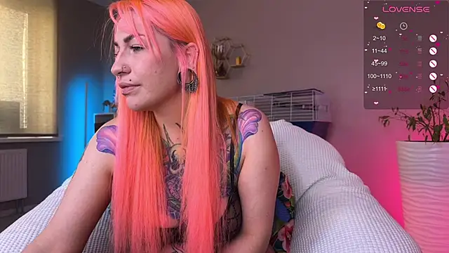 Snapshot of Tanya_Acid chatting on May 9, 2026, 5:45 am Tanya Acid online show from May 9, 2026, 5:45 am