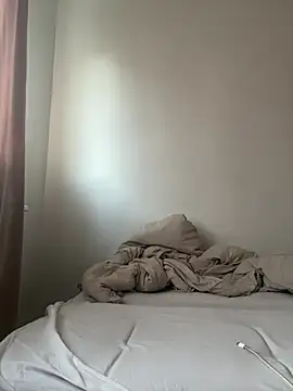 Sara darling online show from March 8, 2025, 6:21 am