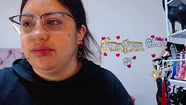 lanaqueen699 online show from November 6, 2025, 12:17 pm