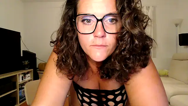 vagina02cam online show from June 26, 2026, 12:15 am