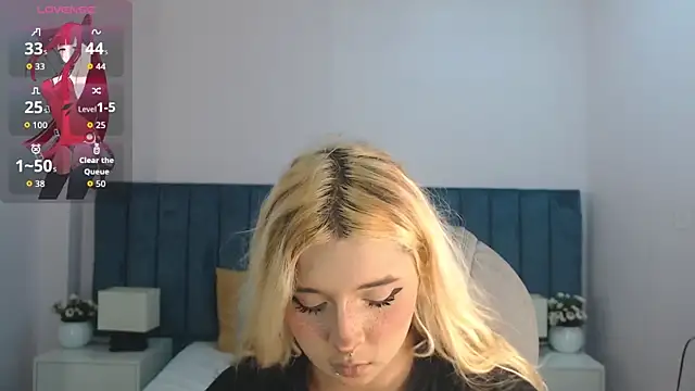 april bunnyy online show from November 19, 2025, 8:20 pm