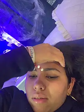 Larabrooks online show from October 27, 2025, 6:56 pm