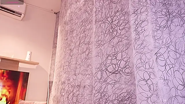 Melany Luv online show from April 2, 2026, 10:07 pm