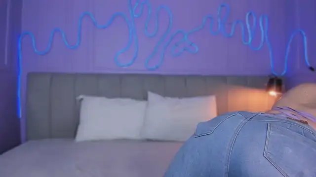 Snapshot of Mai_higurashi chatting on October 28, 2025, 8:33 pm Mai higurashi online show from October 28, 2025, 8:33 pm