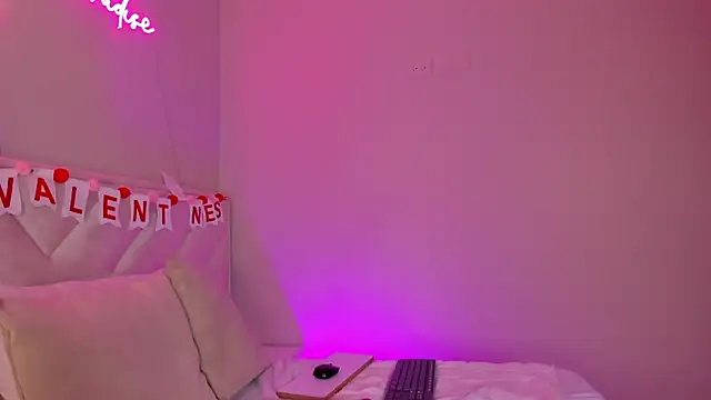  angela x online show from February 17, 2025, 5:53 pm