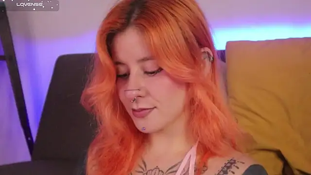 Snapshot of Daarlene chatting on January 9, 2026, 12:08 pm Daarlene online show from January 9, 2026, 12:08 pm