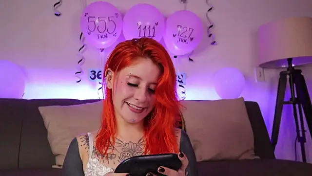 Snapshot of Daarlene chatting on February 7, 2026, 2:37 am Daarlene online show from February 7, 2026, 2:37 am