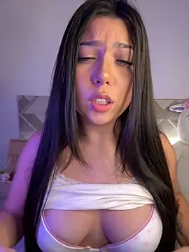 Snapshot of Maii_chan chatting on December 15, 2025, 5:01 am Maii chan online show from December 15, 2025, 5:01 am